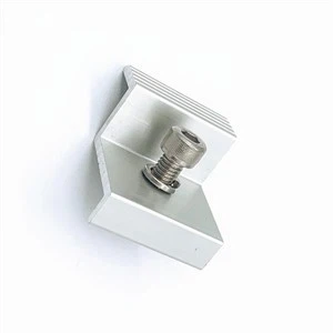 Pinces de fixation pour panneaux solaires